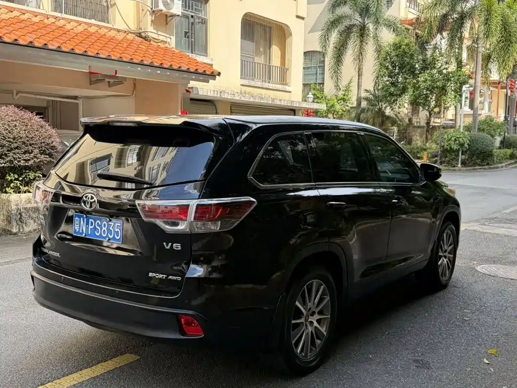 Toyota Highlander — миниатюра 3