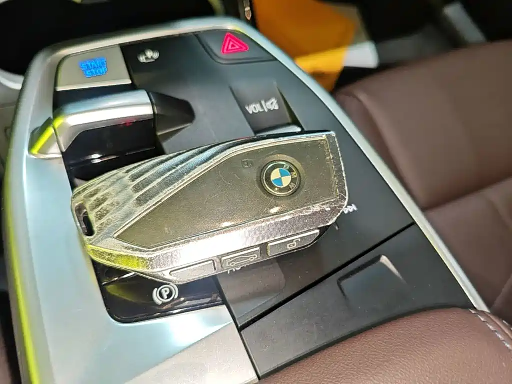 BMW iX1 — миниатюра 9