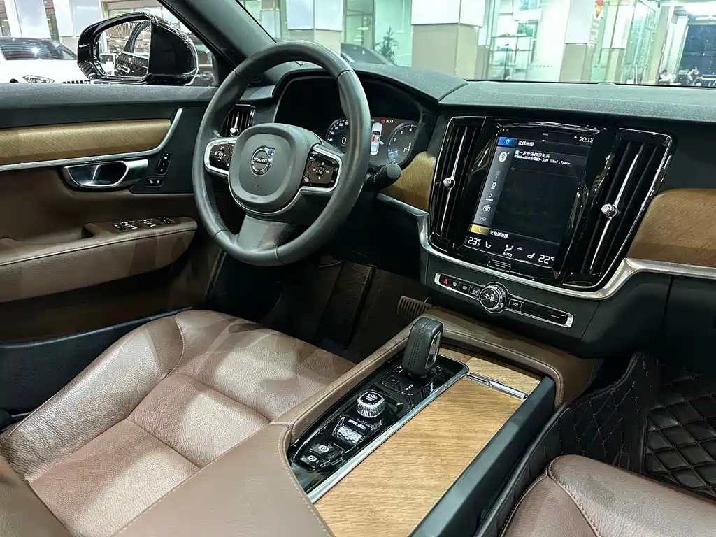 Volvo S90 — миниатюра 5
