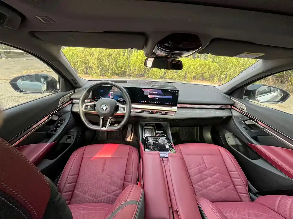 BMW 5 Series — миниатюра 6