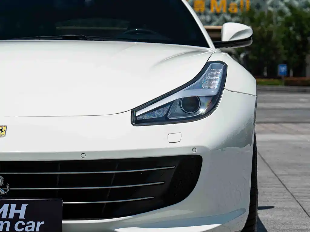 Ferrari GTC4Lusso 2016 6.3L V12