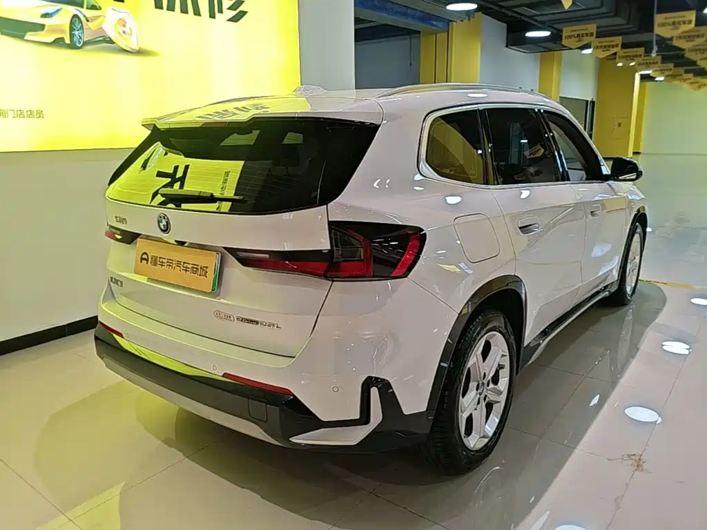 BMW iX1 — миниатюра 7