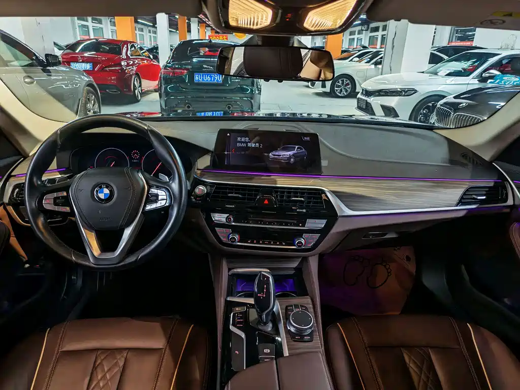BMW 5 Series — миниатюра 8