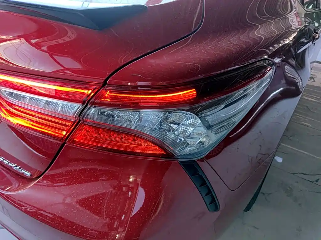 Toyota Camry — миниатюра 8