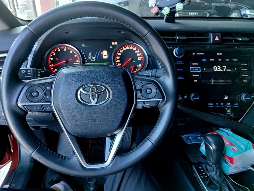 Toyota Camry — миниатюра 10