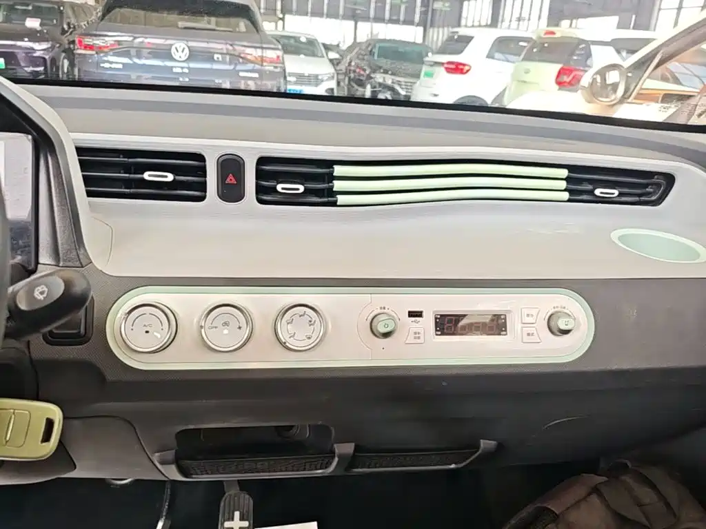 Wuling MINIEV — миниатюра 13