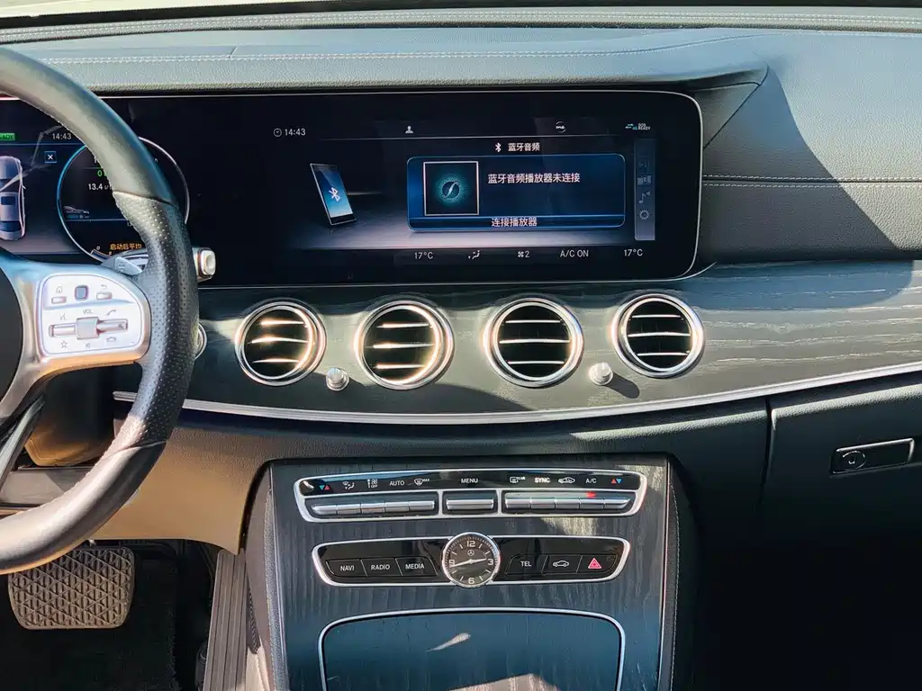 Mercedes-Benz E-Class — миниатюра 18