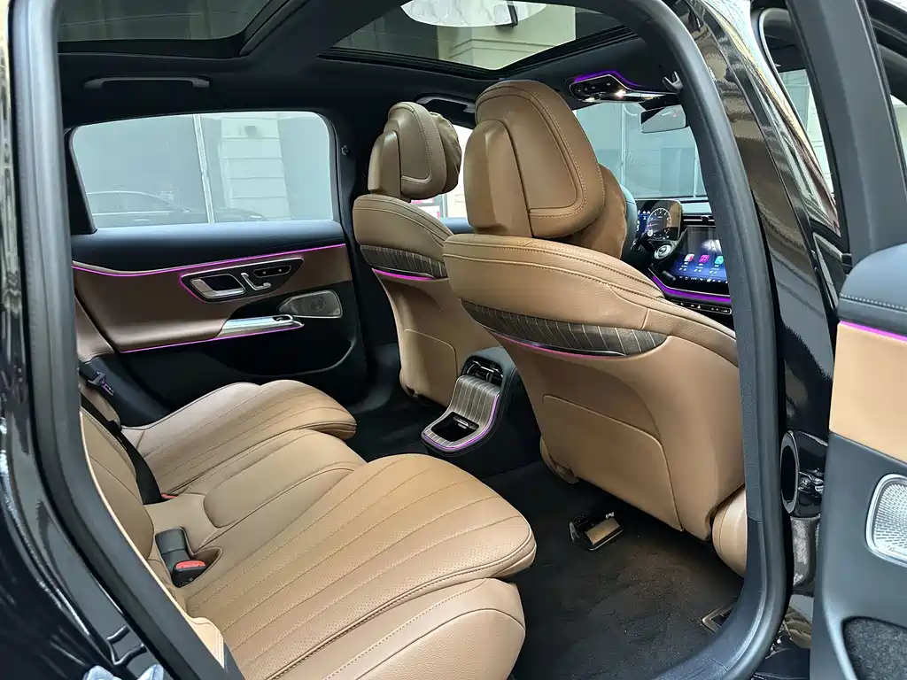 Mercedes-Benz E-Class — миниатюра 9