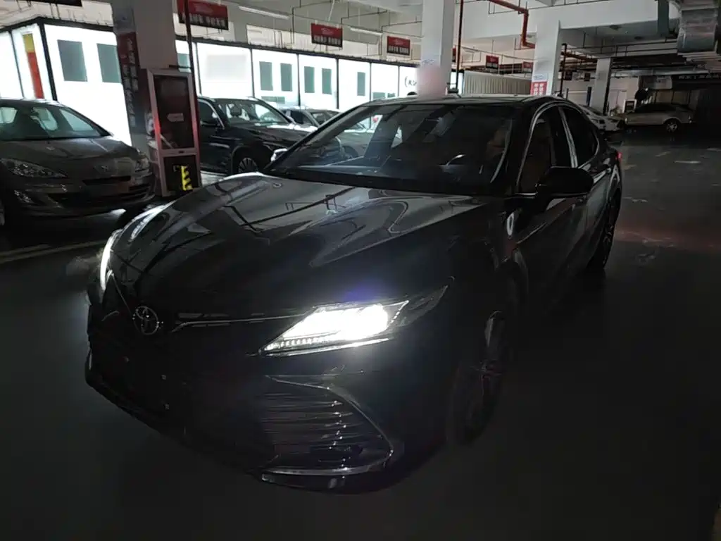 Toyota Camry — миниатюра 2