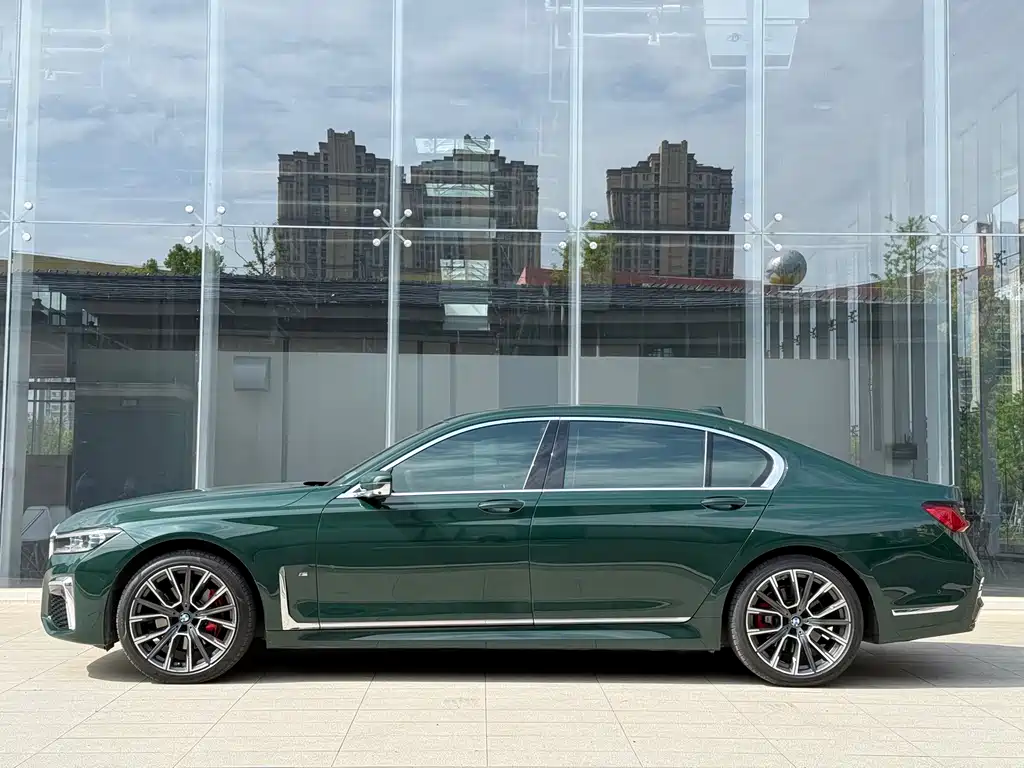 BMW 7 Series — миниатюра 17