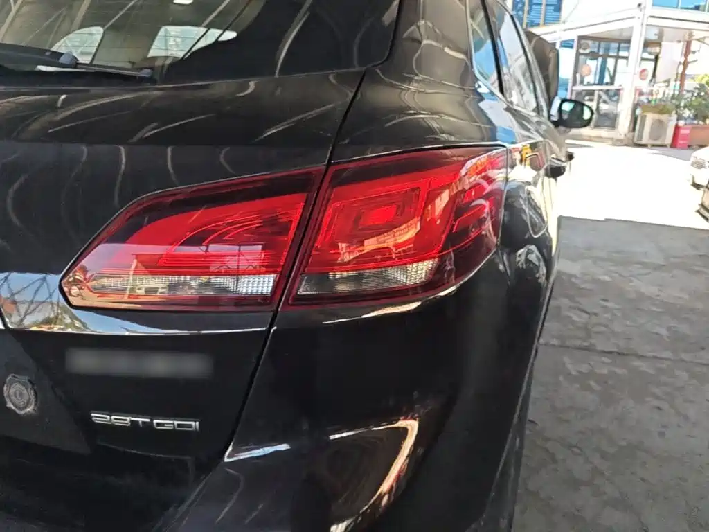 Borgward BX7 — миниатюра 8
