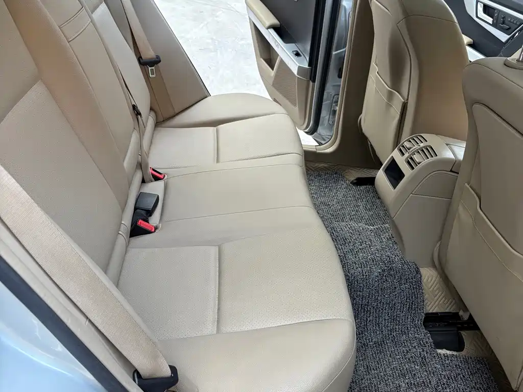Mercedes-Benz GLK-Class (Import) — миниатюра 12