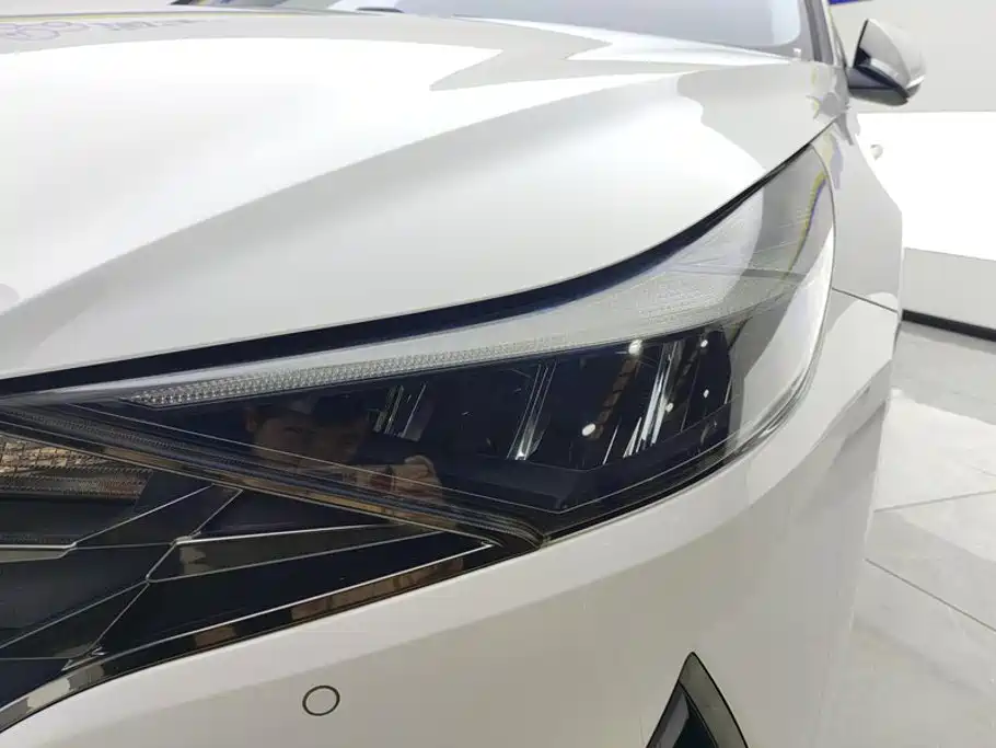 Hyundai Elantra — миниатюра 5