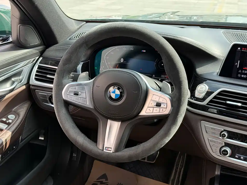 BMW 7 Series — миниатюра 5