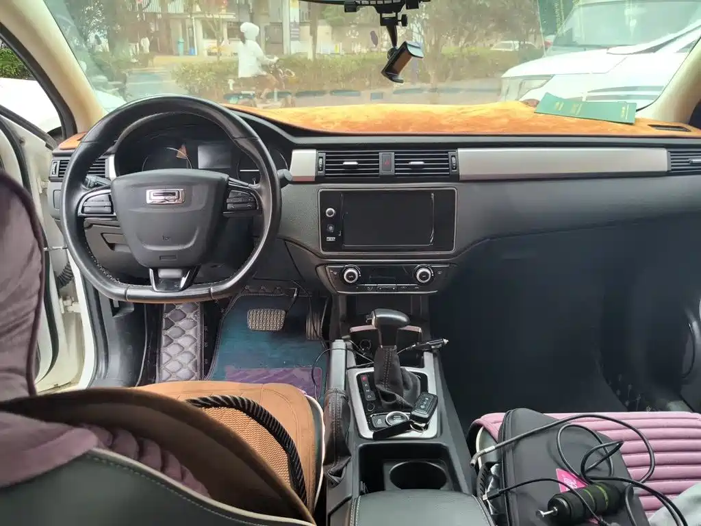 Qoros Qoros 3 — миниатюра 10