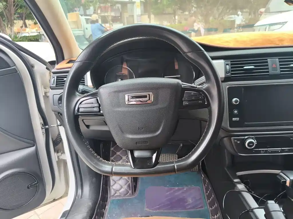 Qoros Qoros 3 — миниатюра 11