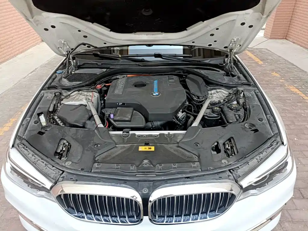 BMW 5 Series New Energy — миниатюра 20
