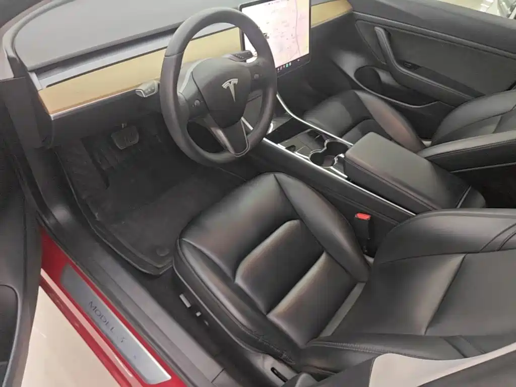 Tesla Model 3 — миниатюра 15