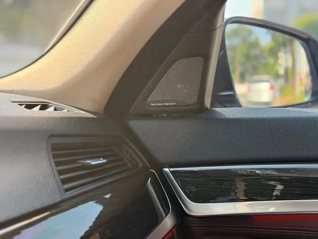 BMW 5 Series — миниатюра 16