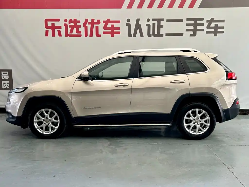 Jeep Cherokee — миниатюра 3