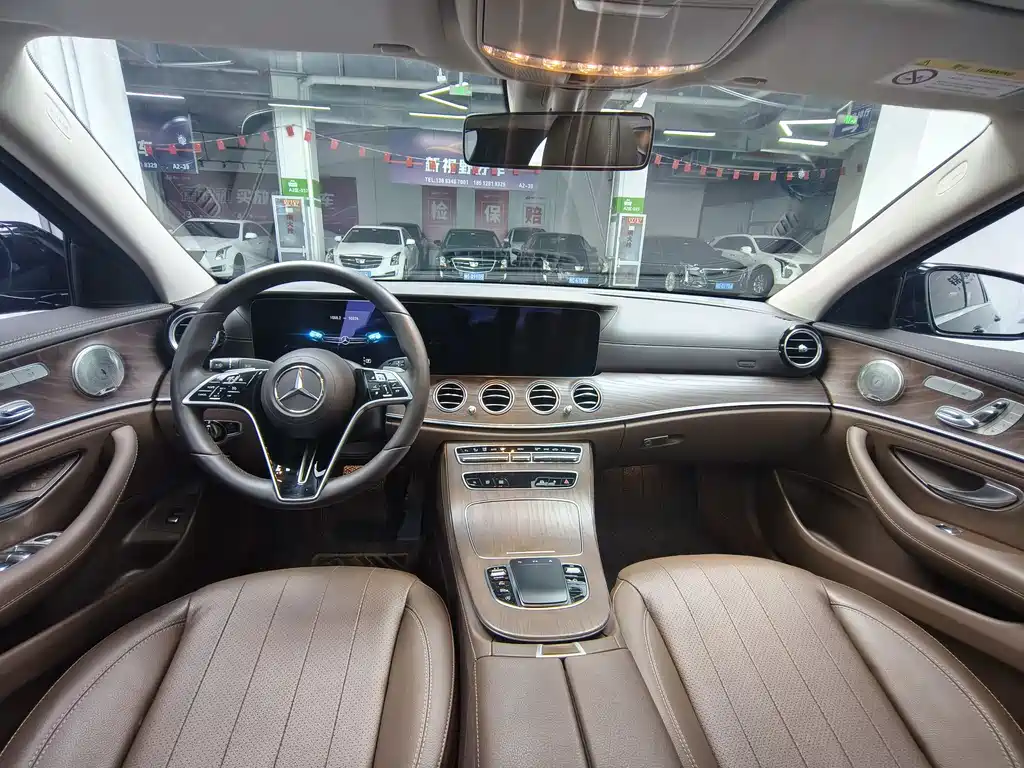 Mercedes-Benz E-Class — миниатюра 5