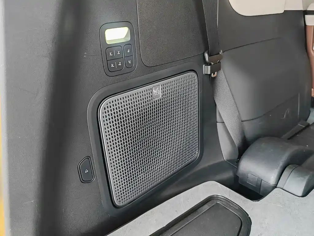BYD Xia — миниатюра 16