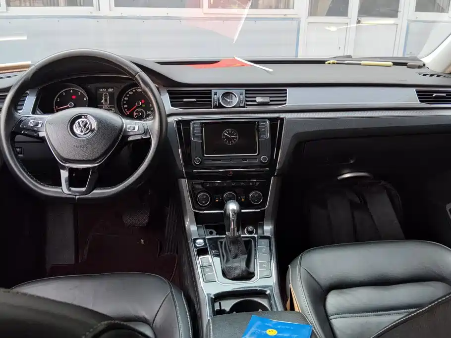 Volkswagen Passat — миниатюра 12