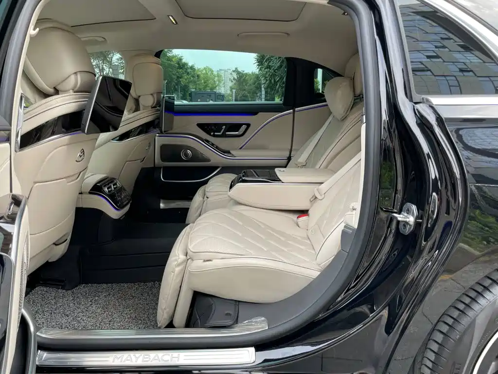 Mercedes-Benz S-Class — миниатюра 12