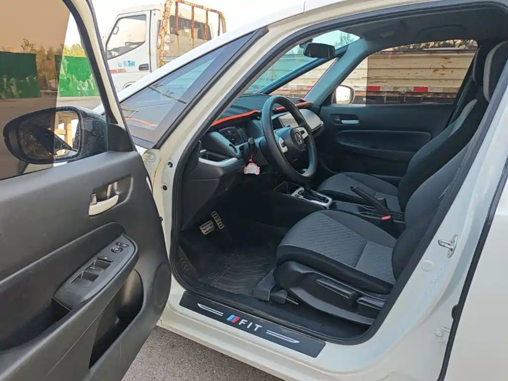 Honda Fit — миниатюра 16