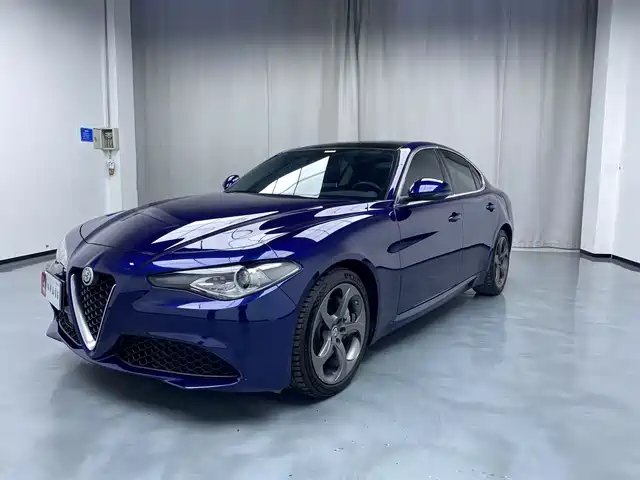 ALFA ROMEO GIULIA 2021