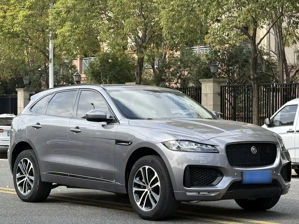 JAGUAR F PACE