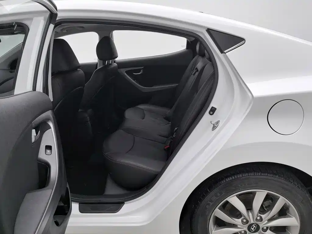 Hyundai Elantra Langdong — миниатюра 15