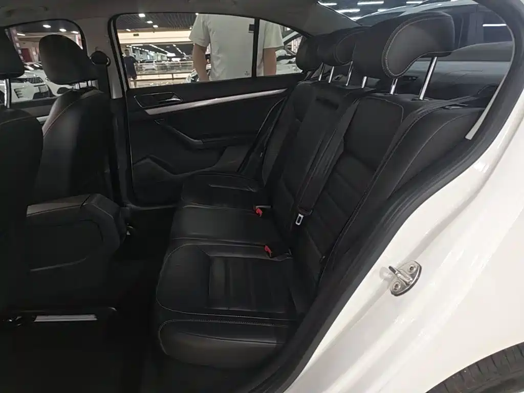 Volkswagen Lavida — миниатюра 17