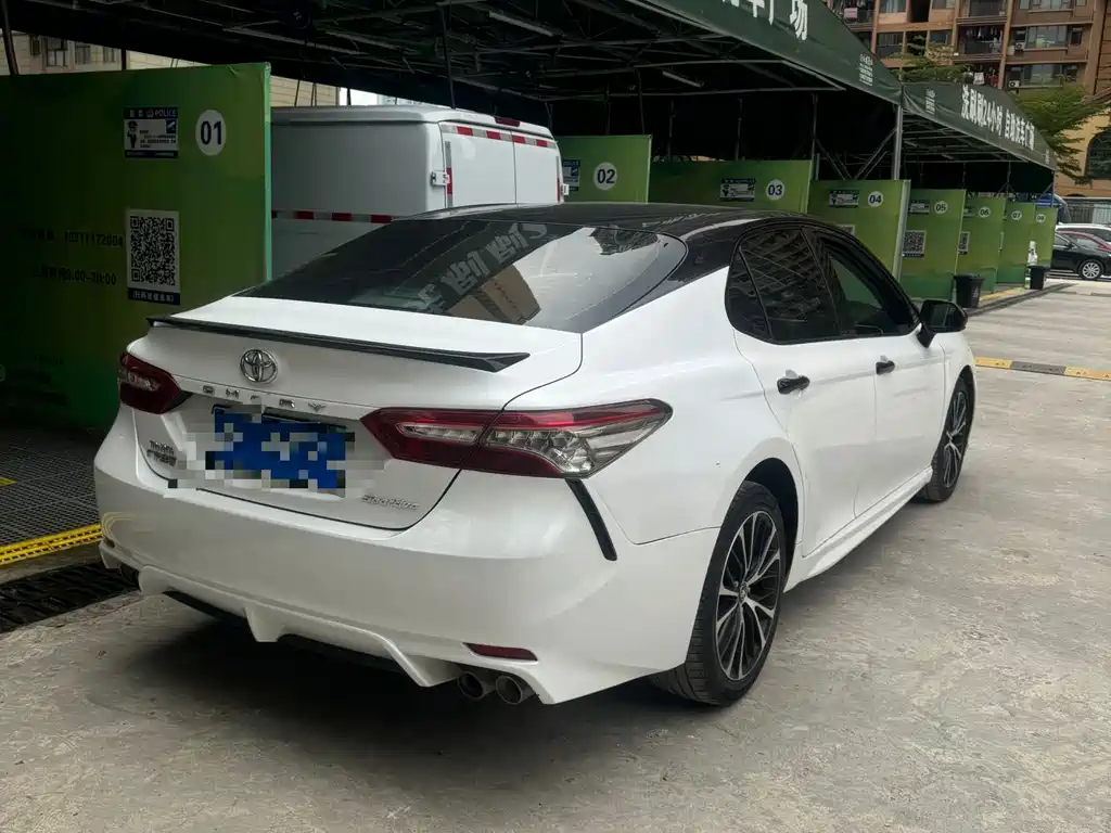 Toyota Camry 2018 2.0S