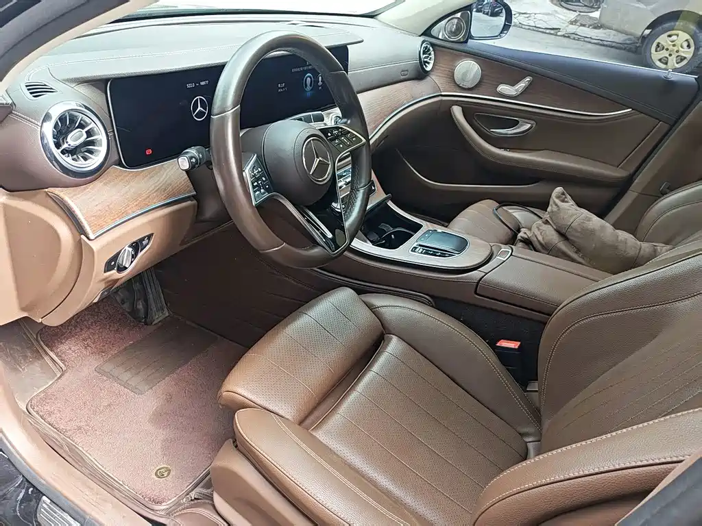 Mercedes-Benz E-Class — миниатюра 3