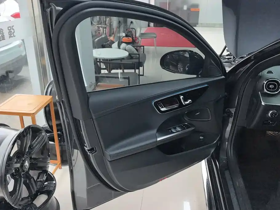 Mercedes-Benz C-Class — миниатюра 7