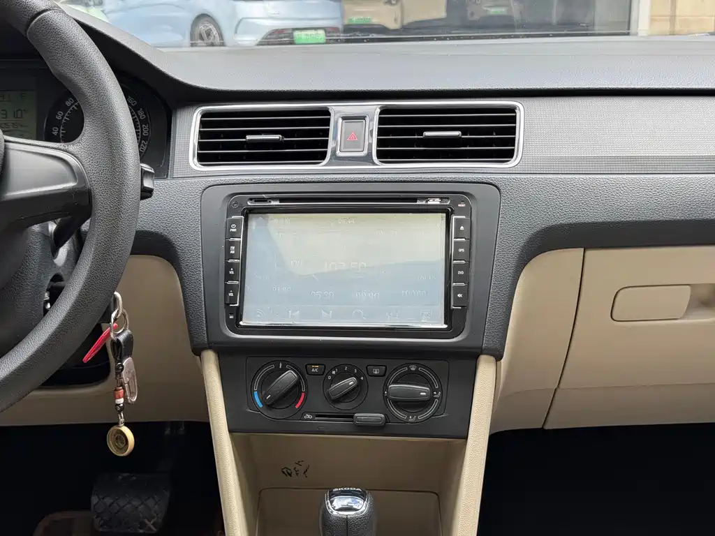 Skoda Rapid — миниатюра 13