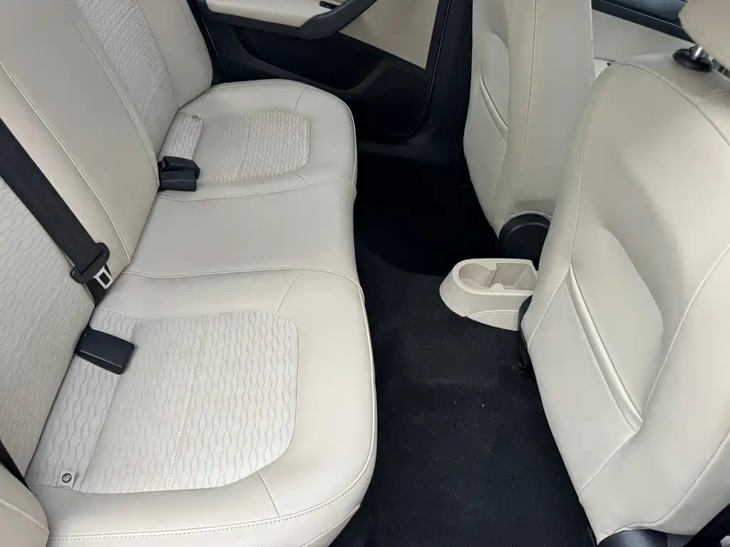 Skoda Rapid — миниатюра 16
