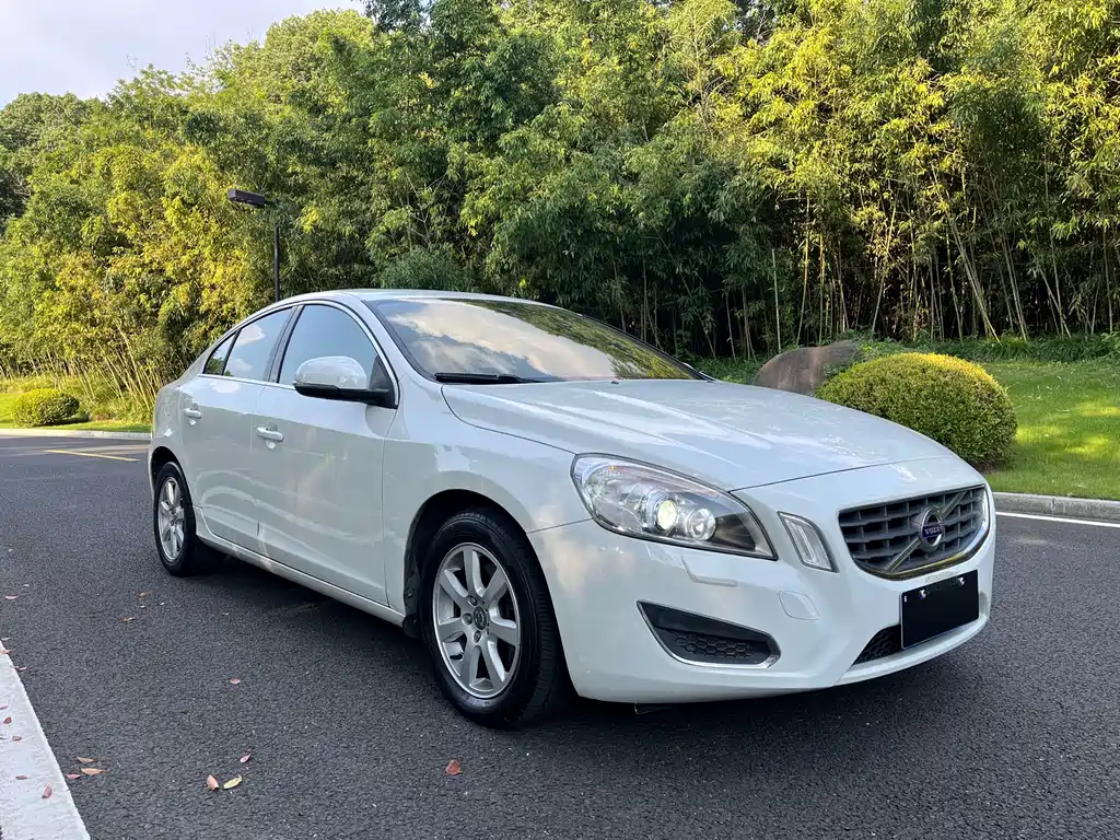 Volvo S60 — миниатюра 3