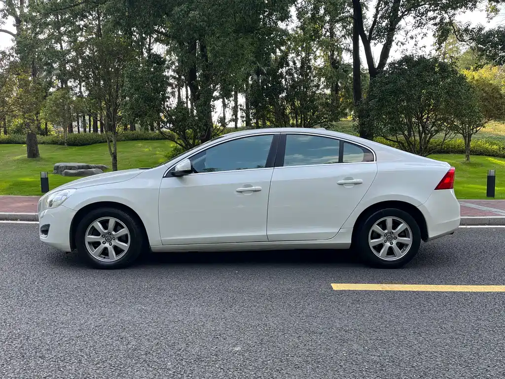 Volvo S60 — миниатюра 4