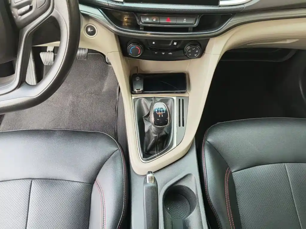 Buick Excelle — миниатюра 14