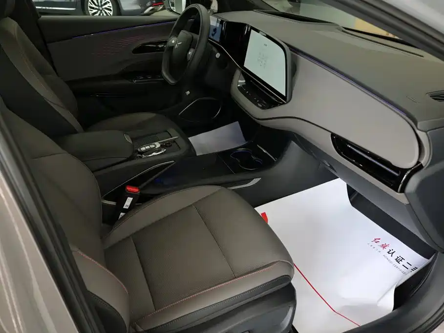 Hongqi Hongqi EH7 — миниатюра 12