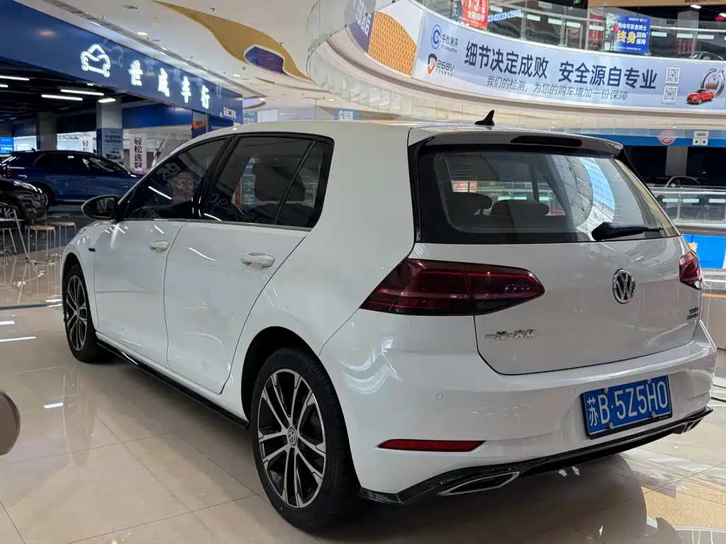 Volkswagen Golf — миниатюра 7