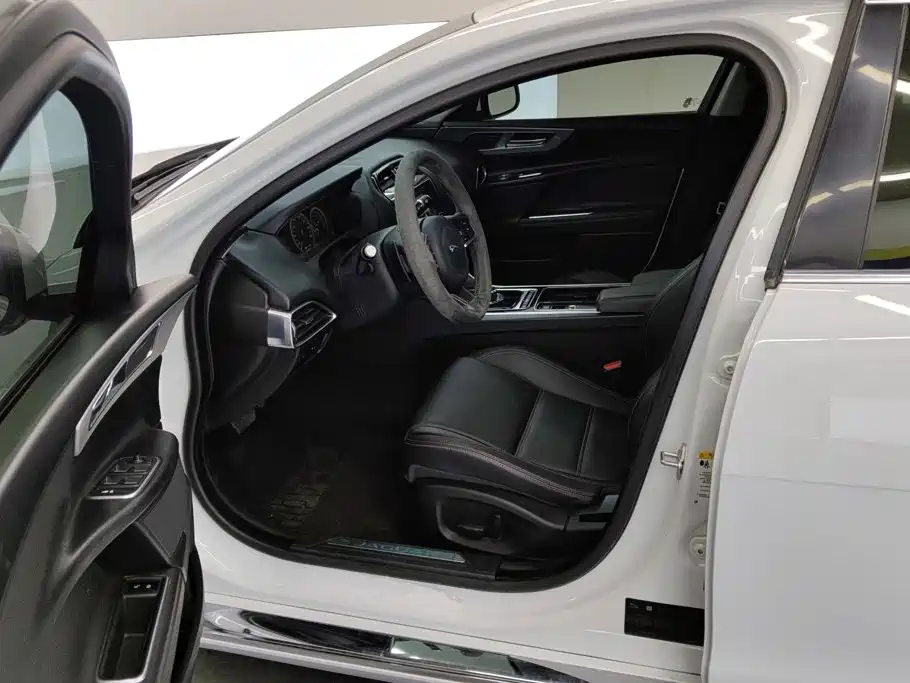 Jaguar XEL — миниатюра 9