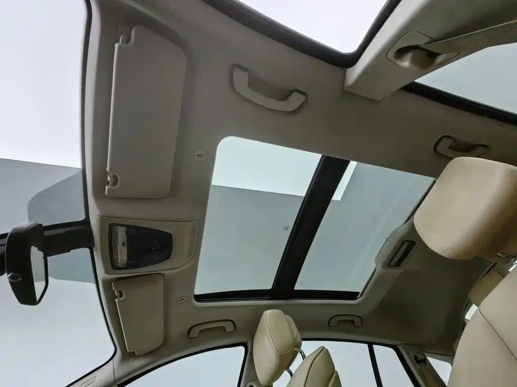 BMW 5 Series GT — миниатюра 14