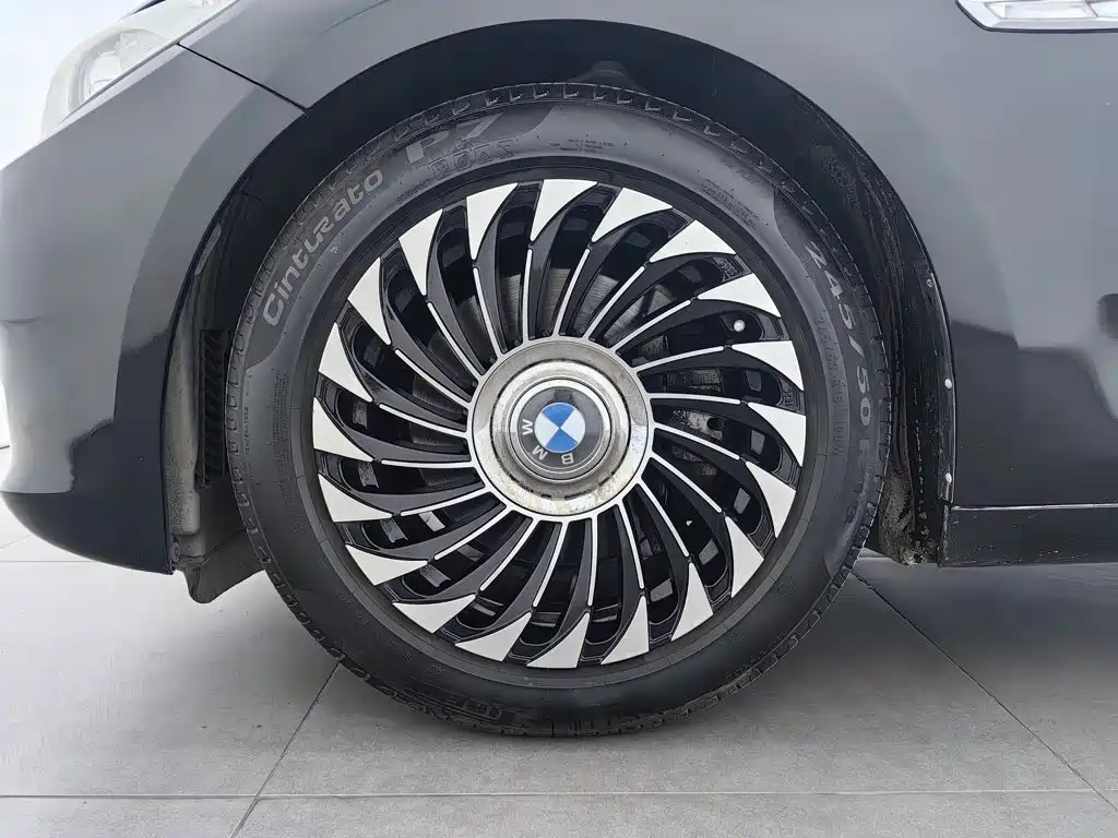 BMW 5 Series GT — миниатюра 17