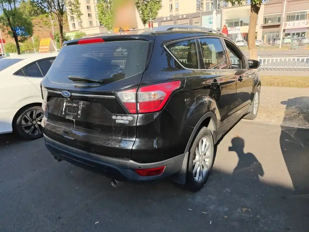 Ford Kuga — миниатюра 7