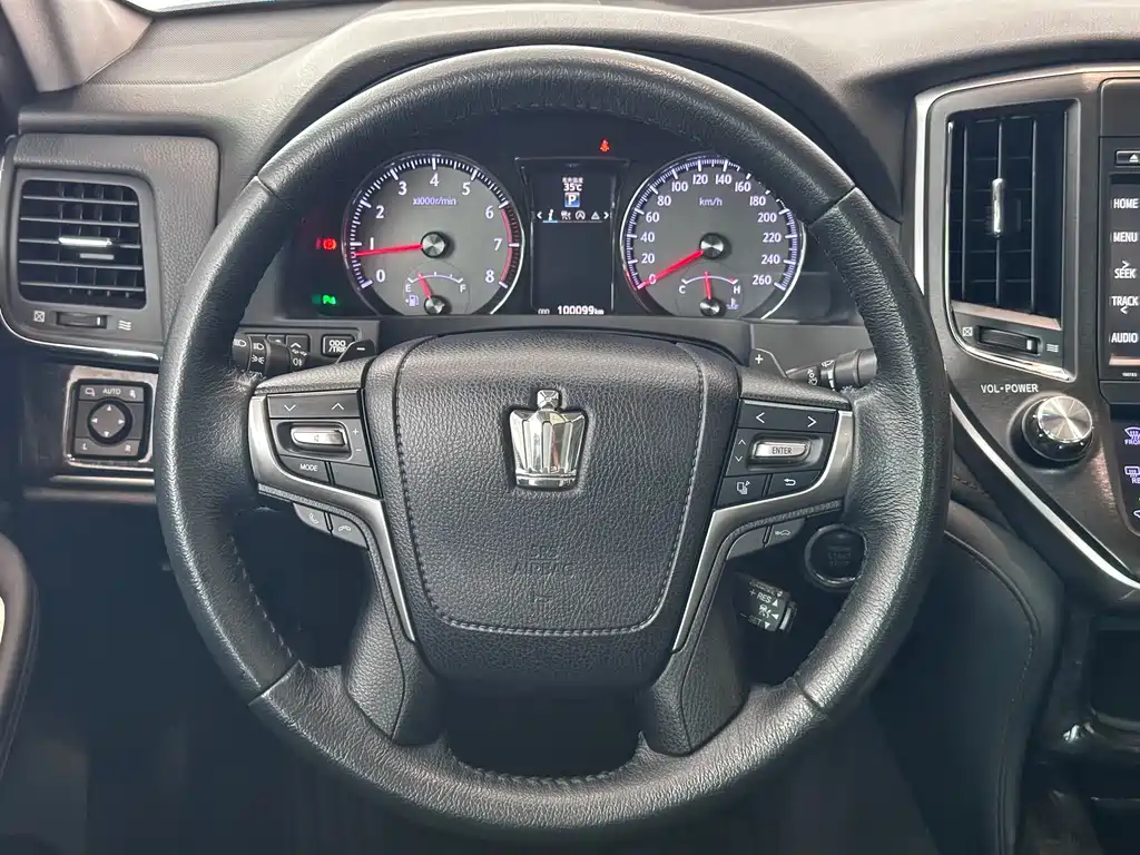 Toyota Crown — миниатюра 16