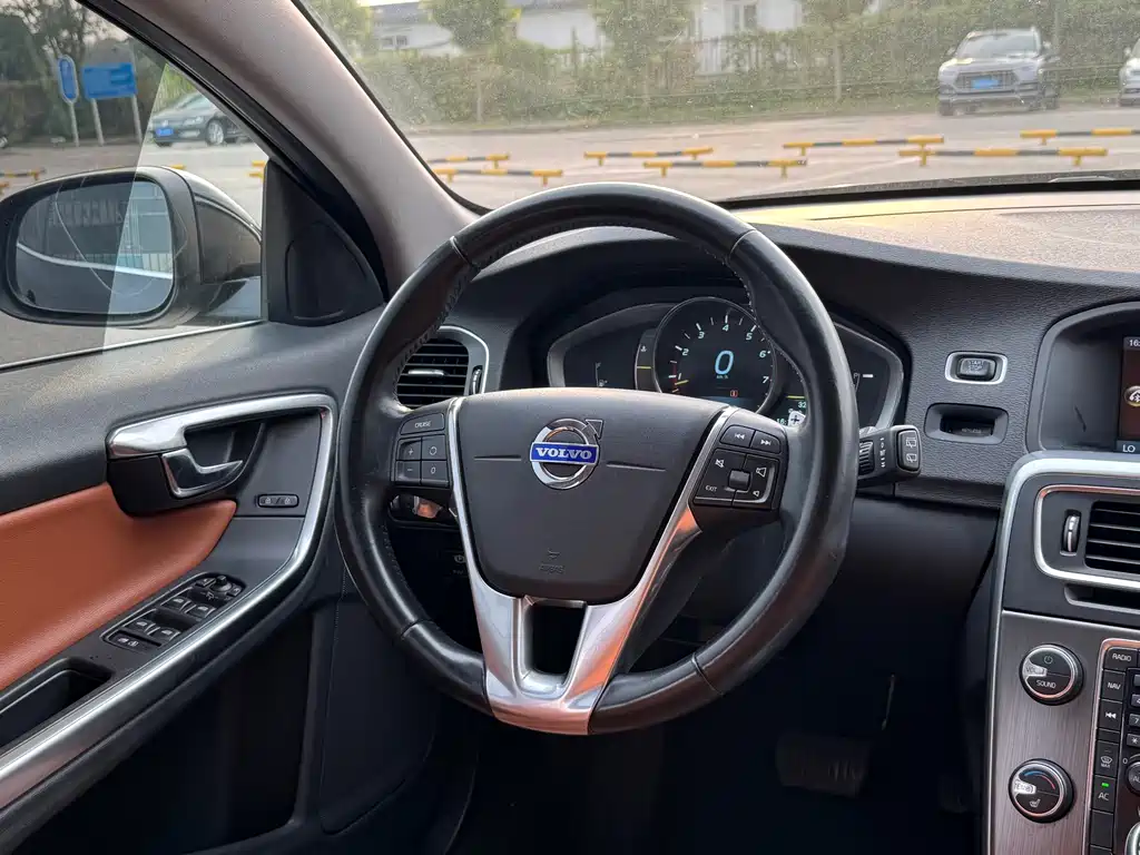 Volvo V60 — миниатюра 13