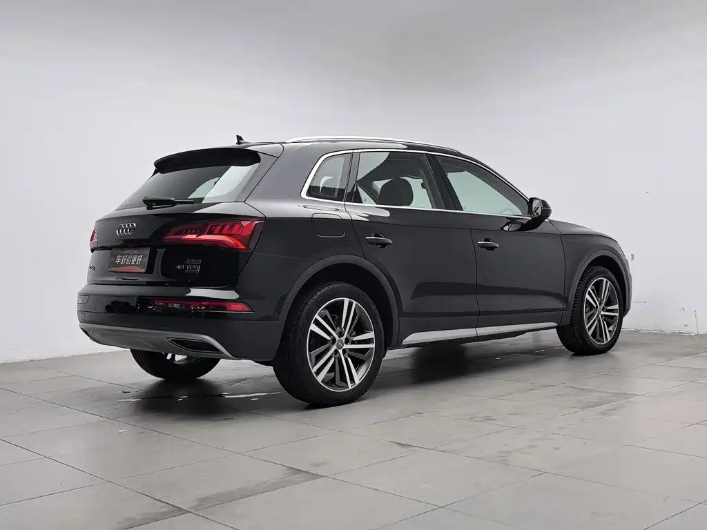 Audi Q5L — миниатюра 2